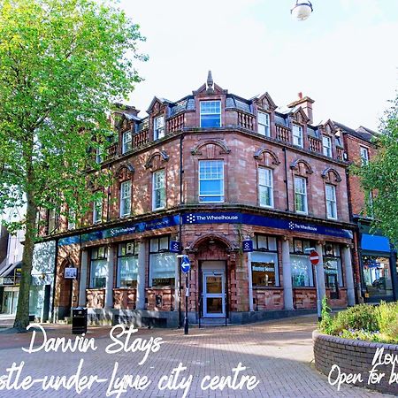 Darwin Stays - Service Accommodation In Newcastle Under Lyme City Centre Bagian luar foto