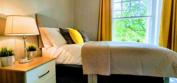 Darwin Stays - Service Accommodation In Newcastle Under Lyme City Centre Bagian luar foto