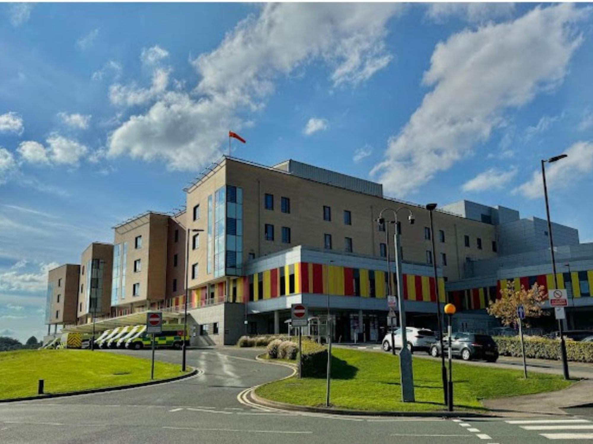 Darwin Stays - Service Accommodation In Newcastle Under Lyme City Centre Bagian luar foto