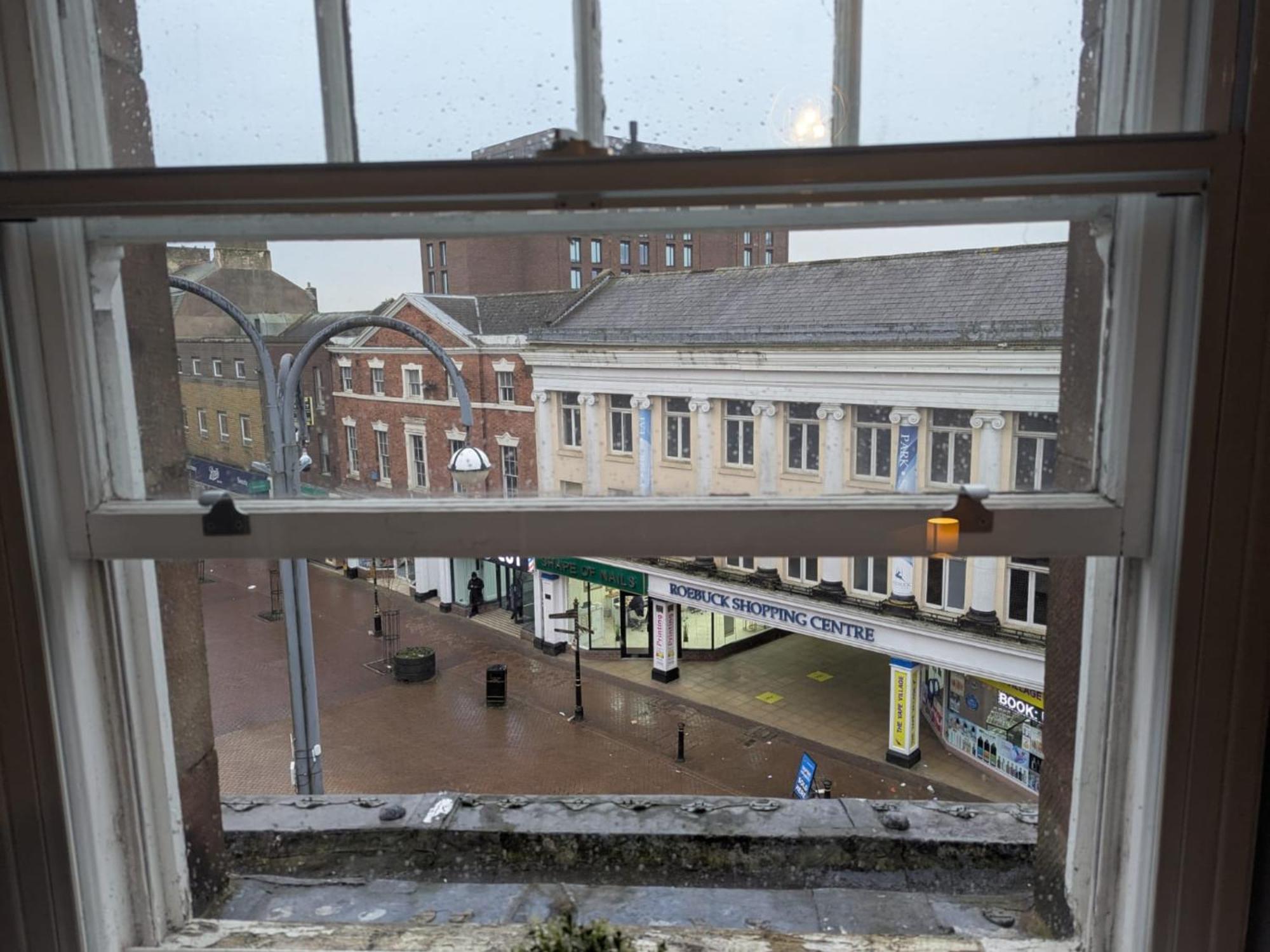 Darwin Stays - Service Accommodation In Newcastle Under Lyme City Centre Bagian luar foto
