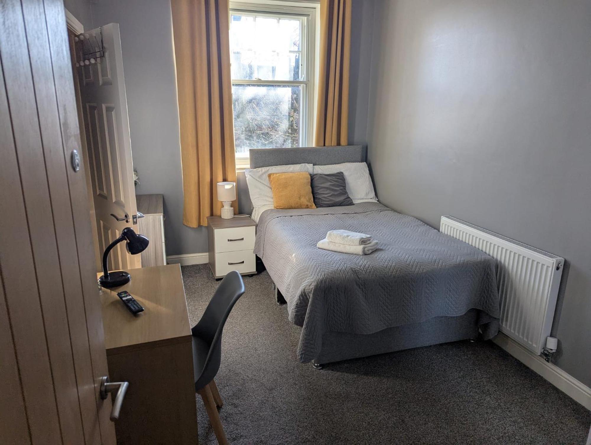 Darwin Stays - Service Accommodation In Newcastle Under Lyme City Centre Bagian luar foto