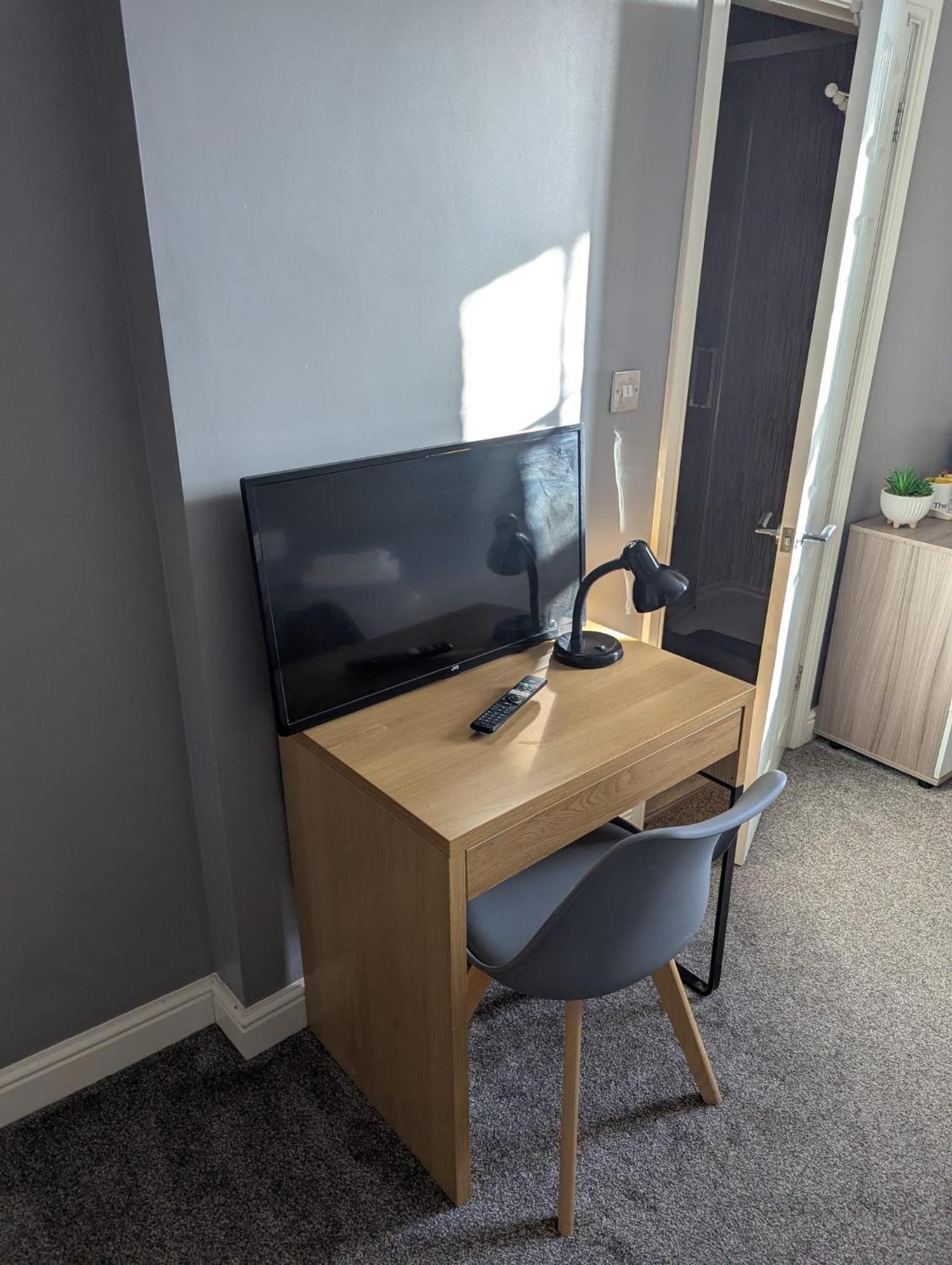 Darwin Stays - Service Accommodation In Newcastle Under Lyme City Centre Bagian luar foto