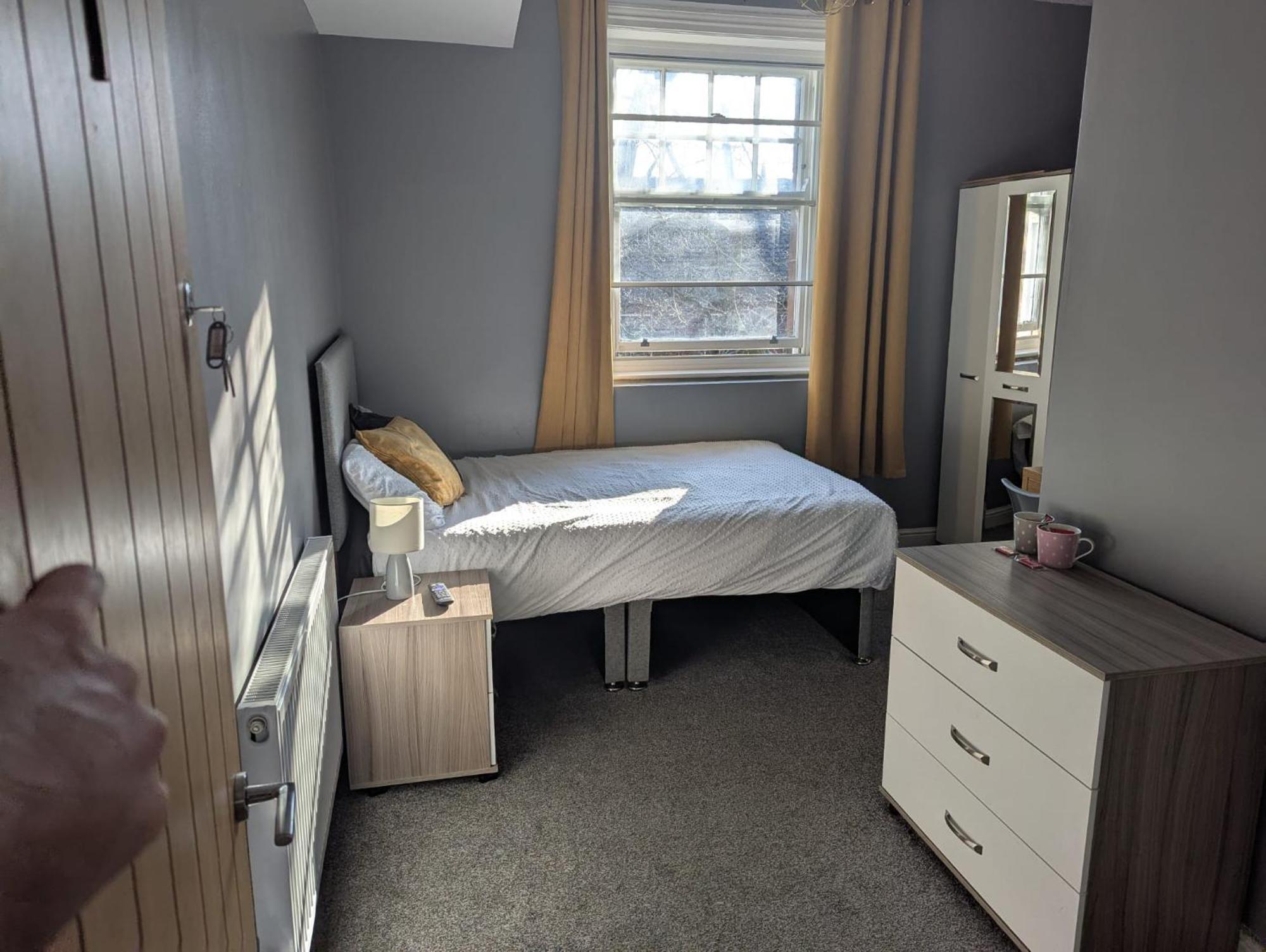 Darwin Stays - Service Accommodation In Newcastle Under Lyme City Centre Bagian luar foto